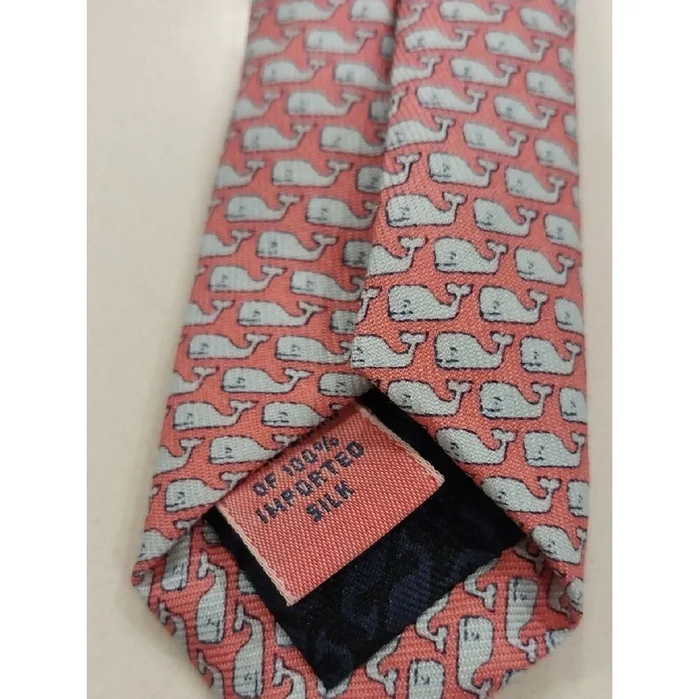 Vineyard Vines silk tie